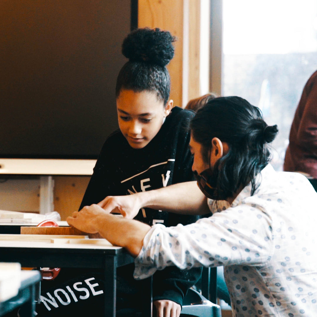 Goldfinger craftsperson mentoring a student as part of the Manufacto programme