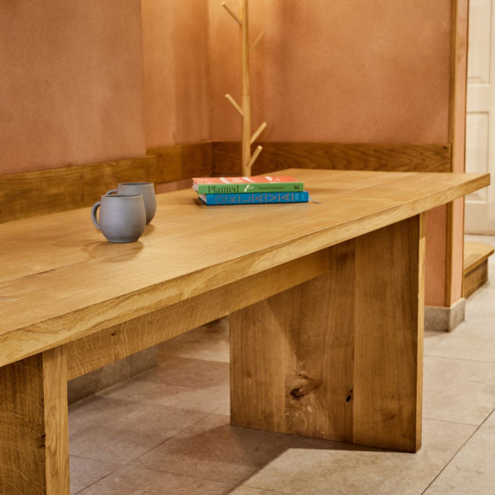 Moriko dining table