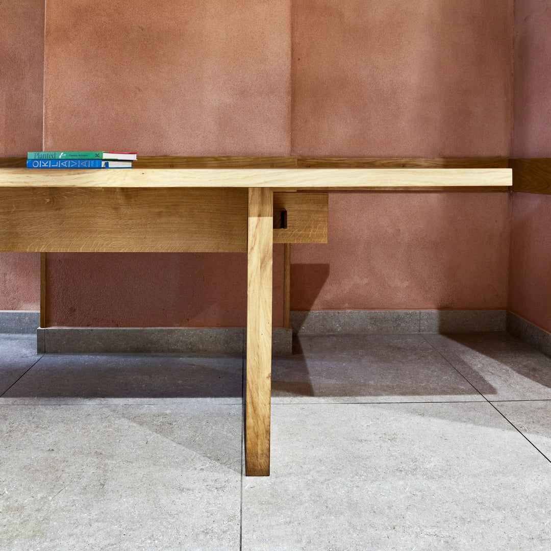 Moriko dining table