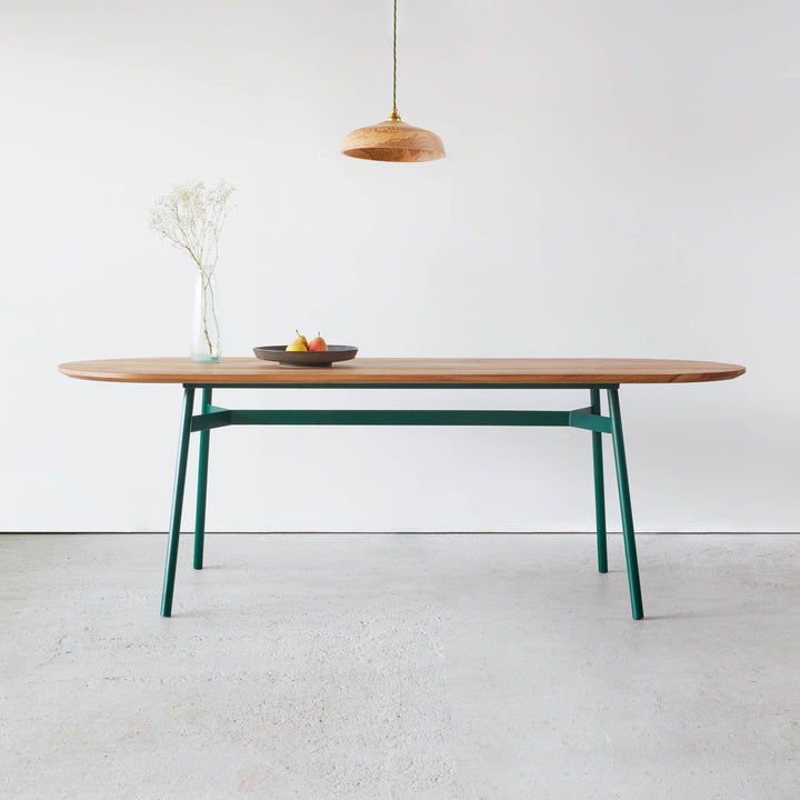 Muse Table - Goldfinger - Sustainable furniture - Powder-coated steel legs