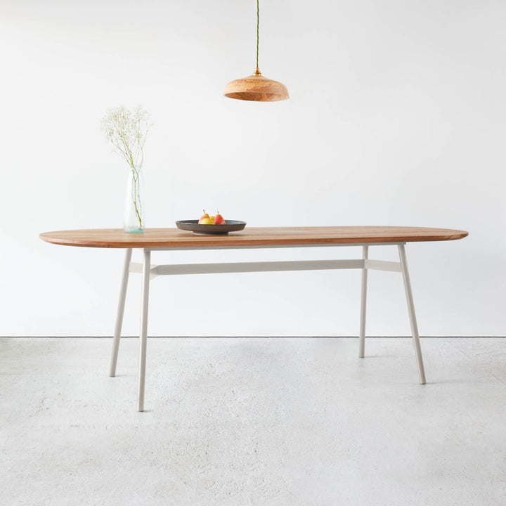 Muse Table - Goldfinger - Sustainable furniture - Powder-coated steel legs