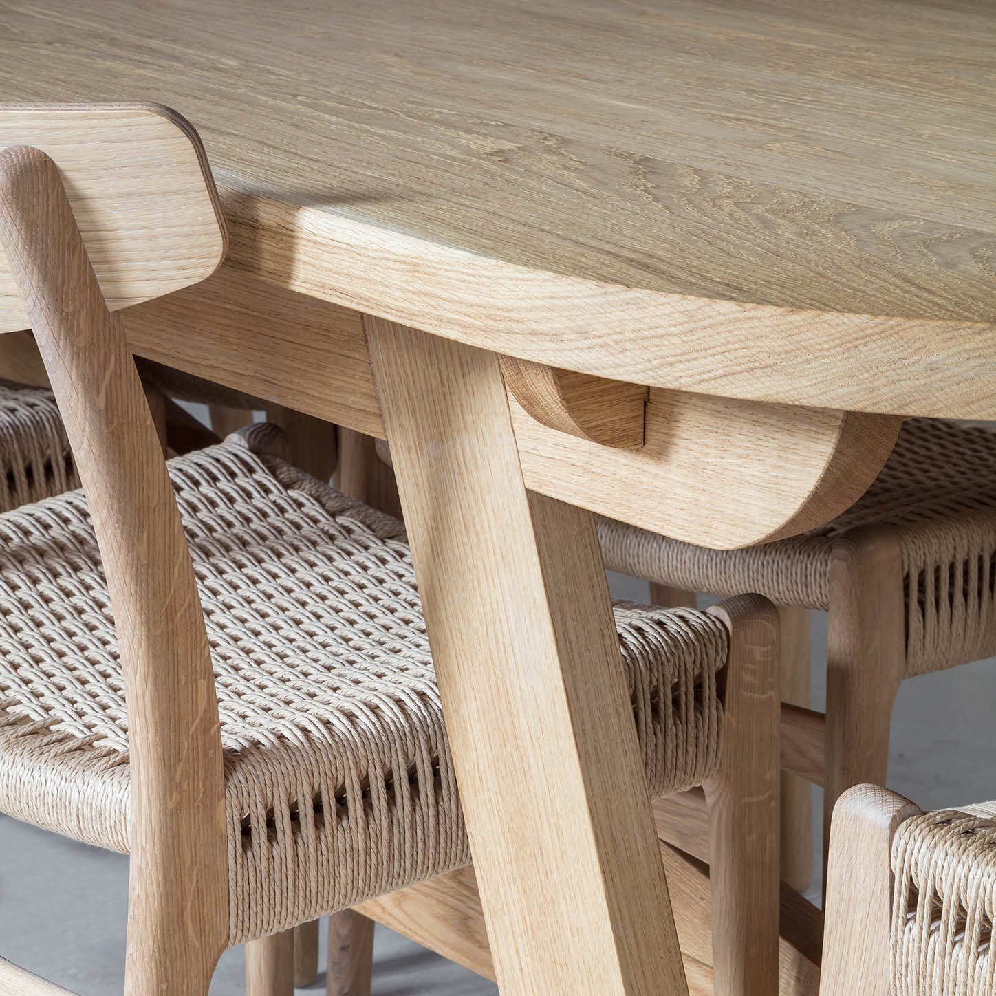 Voxlov dining new arrivals table